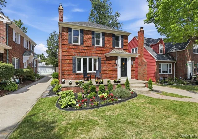 Photo 3 of Sale Pending at 108 Hendricks Blvd, Amherst, NY 14226 | MLS# B1709197 | Listing updated on 2026-09-09