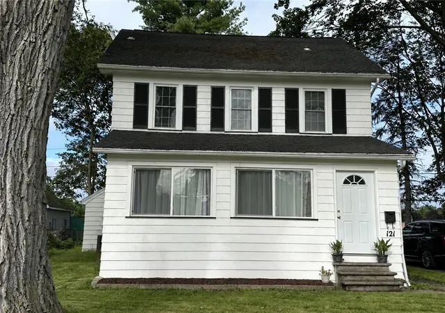 Photo 1 of Single family home for sale at 121 Brooklawn Dr, Brighton, NY 14618 | MLS# R1709548 | Listing updated on 2026-09-03