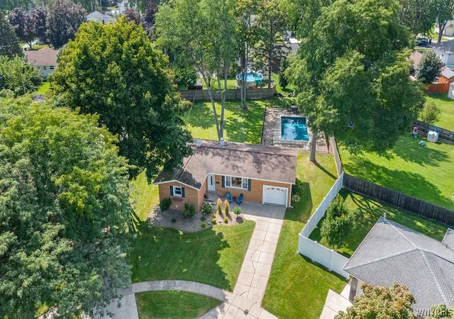 Photo 2 of Sale Pending at 16 Niagara Cir, North Tonawanda, NY 14120 | MLS# B1709460 | Listing updated on 2026-09-20