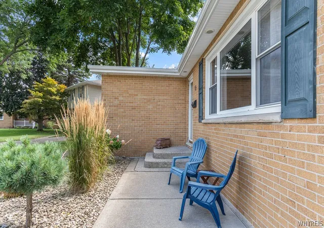 Photo 3 of Sale Pending at 16 Niagara Cir, North Tonawanda, NY 14120 | MLS# B1709460 | Listing updated on 2026-09-20