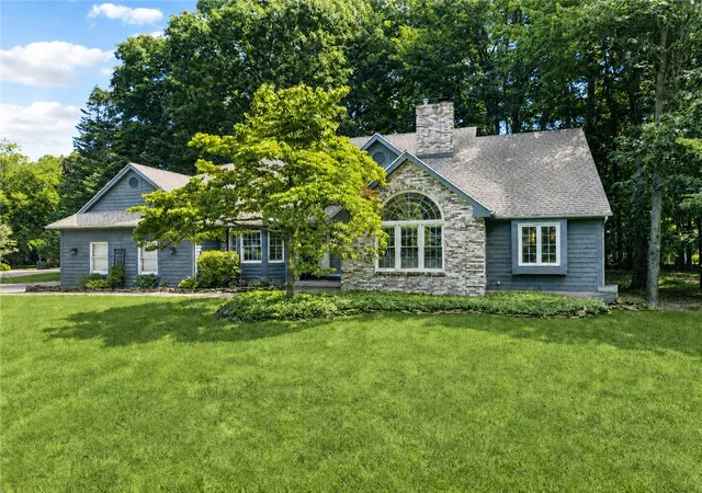 Photo 2 of Sale Pending at 532 Granger Cir, Webster, NY 14580 | MLS# R1708184 | Listing updated on 2026-09-02