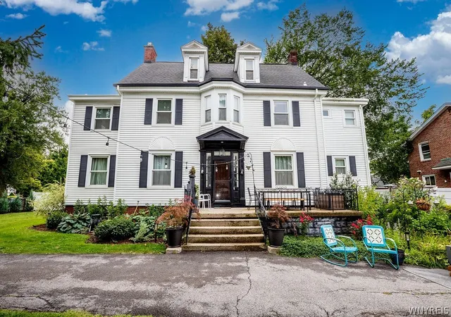 Photo 1 of Sale Pending at 9 High Park Blvd, Amherst, NY 14226 | MLS# B1709715 | Listing updated on 2026-09-04