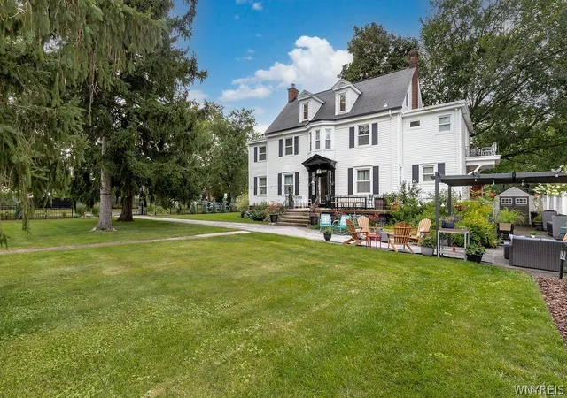 Photo 3 of Sale Pending at 9 High Park Blvd, Amherst, NY 14226 | MLS# B1709715 | Listing updated on 2026-09-04