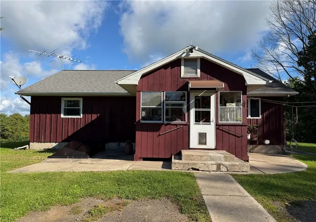 Photo 3 of Single family home for sale at 379 Watrus Rd, Greene, NY 13778 | MLS# R1683700 | Listing updated on 2026-09-11