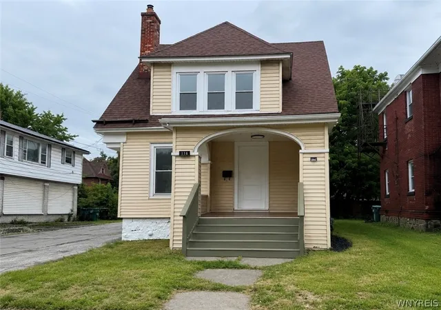 Photo 2 of Single family home for sale at 1116 Ferry Ave, Niagara Falls, NY 14301 | MLS# B1709184 | Listing updated on 2026-08-30