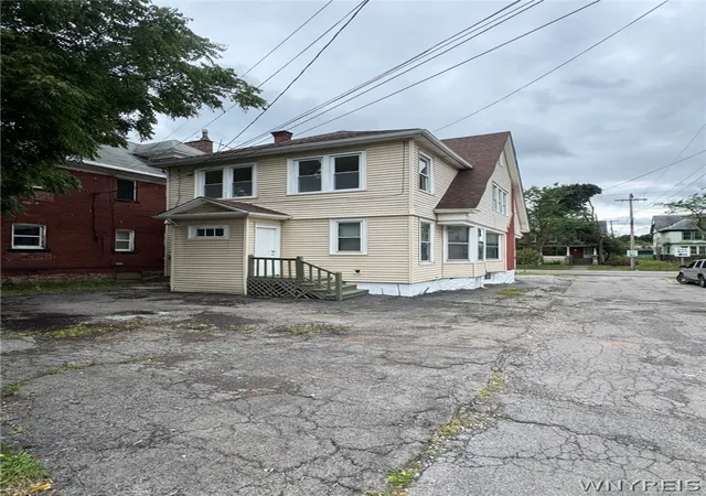 Photo 3 of Single family home for sale at 1116 Ferry Ave, Niagara Falls, NY 14301 | MLS# B1709184 | Listing updated on 2026-08-30