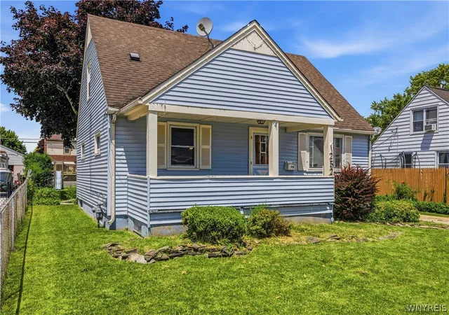 Photo 2 of Sale Pending at 252 Edward St, North Tonawanda, NY 14120 | MLS# B1709912 | Listing updated on 2026-09-12