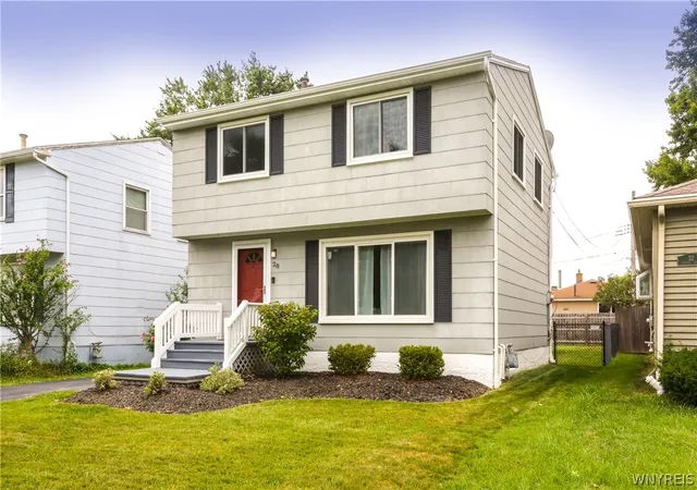 Photo 3 of Sale Pending at 28 Manser Dr, Amherst, NY 14226 | MLS# B1709710 | Listing updated on 2026-09-08