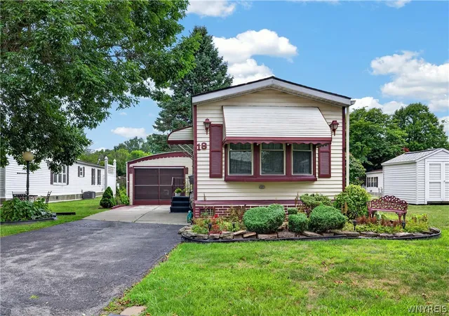 Photo 2 of Sale Pending at 18 Alsace St, West Seneca, NY 14224 | MLS# B1709187 | Listing updated on 2026-09-02