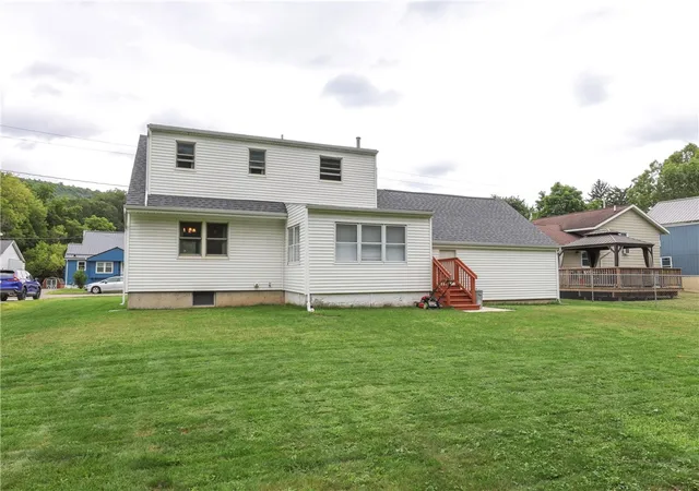 Photo 3 of Single family home for sale at 39 High St, Corning City, NY 14830 | MLS# R1709906 | Listing updated on 2026-09-07