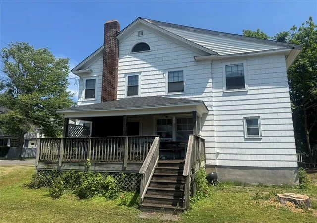 Photo 3 of Single family home for sale at 4 Old State Rd, Dickinson, NY 13901 | MLS# R1698676 | Listing updated on 2026-08-26