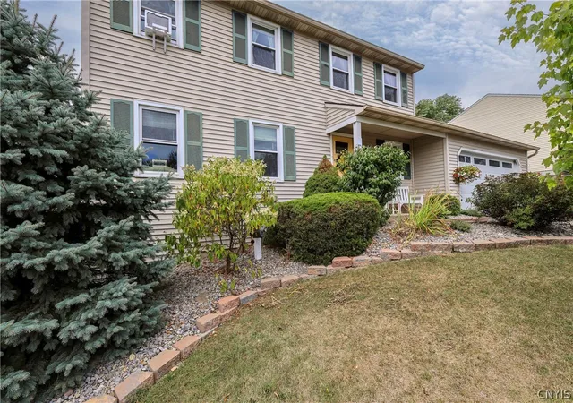 Photo 3 of Single family home for sale at 205 Sizzano, Camillus, NY 13209 | MLS# S1708893 | Listing updated on 2026-09-15