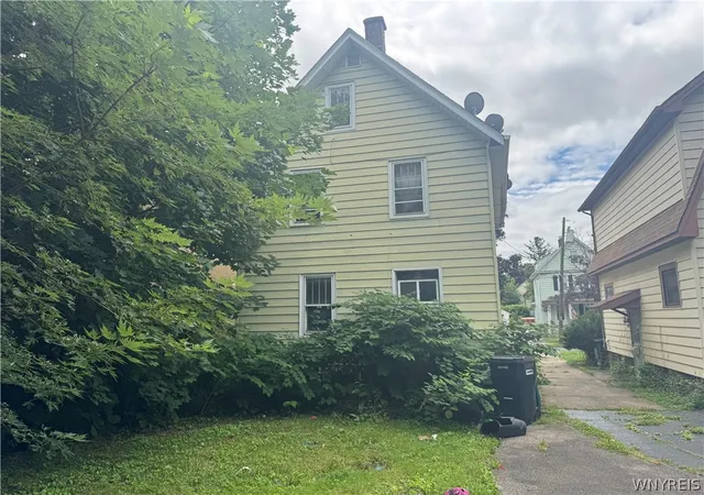 Photo 3 of Single family home for sale at 1874 South Ave, Niagara Falls, NY 14305 | MLS# B1709989 | Listing updated on 2026-08-25