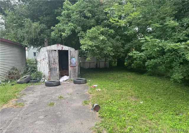 Photo 4 of Single family home for sale at 1874 South Ave, Niagara Falls, NY 14305 | MLS# B1709989 | Listing updated on 2026-08-25