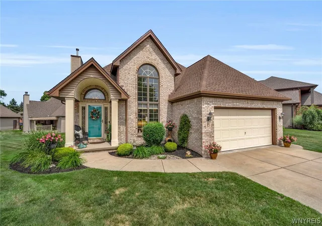 Photo 1 of Sale Pending at 15 Heathrow Ct, Clarence, NY 14221 | MLS# B1709541 | Listing updated on 2026-09-08