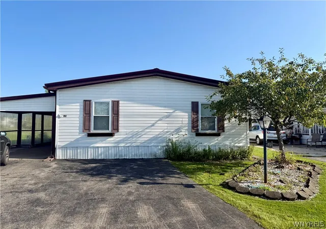 Photo 1 of Manufactured home for sale at 535 Applewood Dr, Lockport Town, NY 14094 | MLS# B1709655 | Listing updated on 2026-08-25