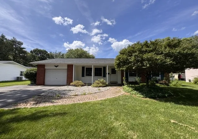 Photo 1 of Sale Pending at 121 Hillary Dr, Chili, NY 14624 | MLS# R1709717 | Listing updated on 2026-09-02