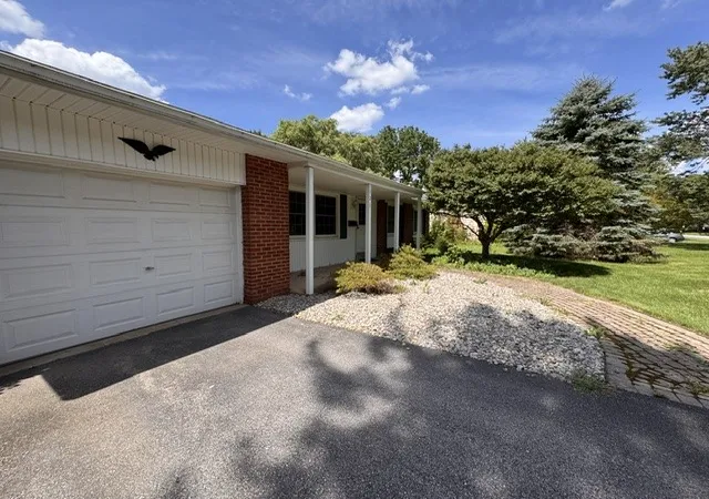Photo 2 of Sale Pending at 121 Hillary Dr, Chili, NY 14624 | MLS# R1709717 | Listing updated on 2026-09-02