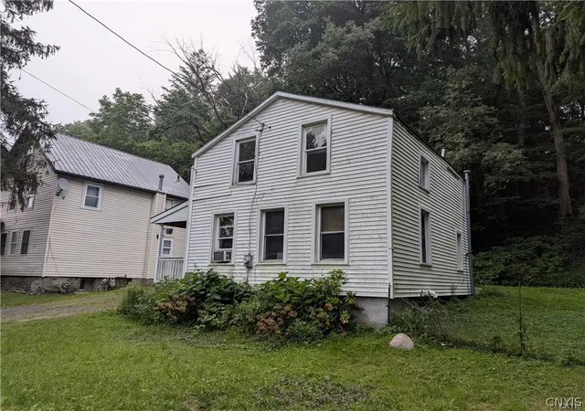 Photo 2 of Single family home for sale at 20 Otter Creek Pl, Cortland, NY 13045 | MLS# S1709748 | Listing updated on 2026-08-26