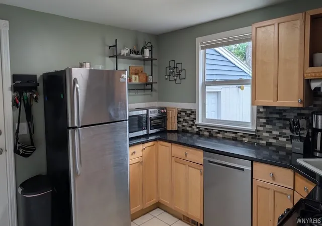 Photo 3 of Sale Pending at 40 Birkdale Rd, Cheektowaga, NY 14225 | MLS# B1709770 | Listing updated on 2026-09-08