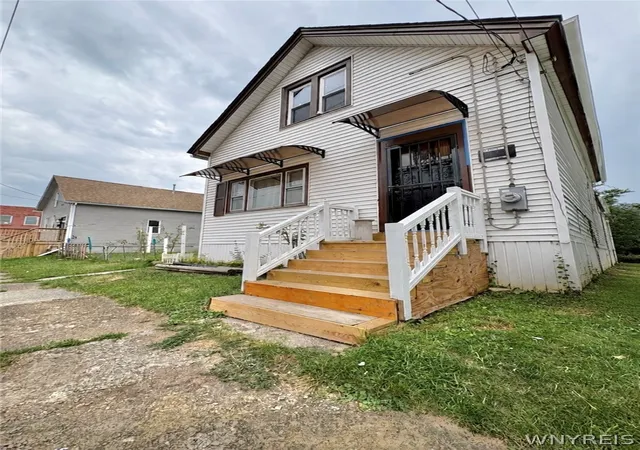 Photo 2 of Single family home for sale at 34 Coit St, Buffalo, NY 14206 | MLS# B1710027 | Listing updated on 2026-09-13
