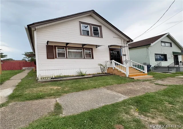Photo 3 of Single family home for sale at 34 Coit St, Buffalo, NY 14206 | MLS# B1710027 | Listing updated on 2026-09-13