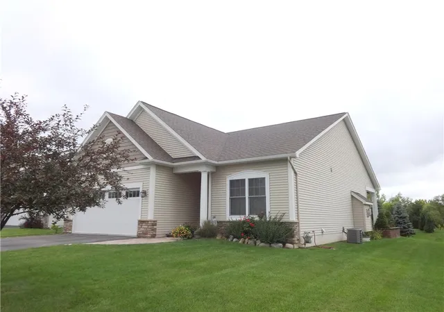 Photo 1 of Sale Pending at 31 Thames Dr, Henrietta, NY 14586 | MLS# R1710031 | Listing updated on 2026-09-02