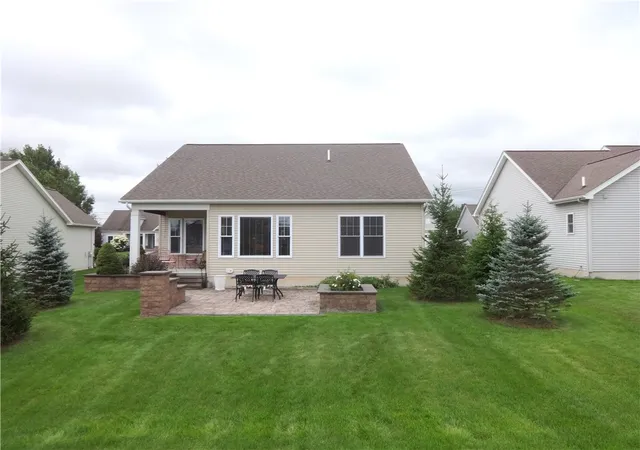 Photo 2 of Sale Pending at 31 Thames Dr, Henrietta, NY 14586 | MLS# R1710031 | Listing updated on 2026-09-02