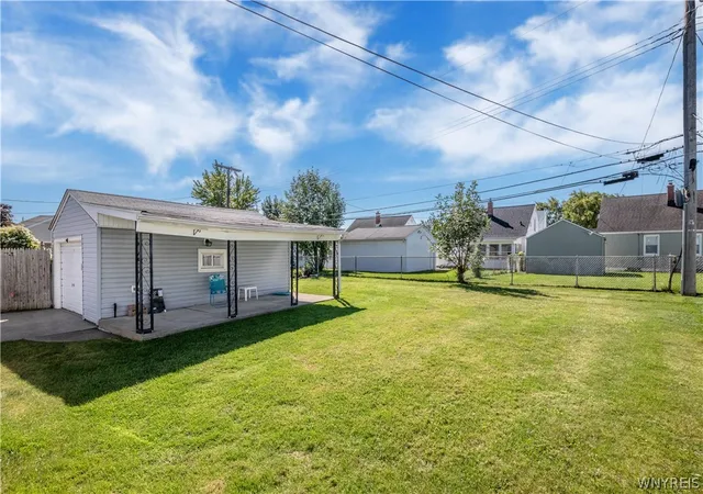 Photo 3 of Single family home for sale at 14 Quaker Ridge Rd, Tonawanda, NY 14150 | MLS# B1703890 | Listing updated on 2026-09-19
