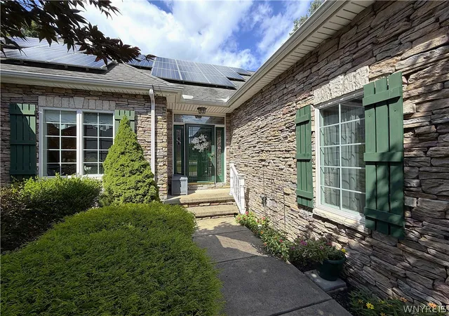 Photo 3 of Sale Pending at 10580 Tillman Rd, Clarence, NY 14031 | MLS# B1710015 | Listing updated on 2026-09-02