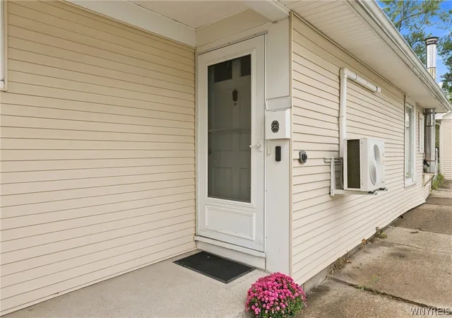 Photo 3 of Sale Pending at 614 Montrose Ave, Tonawanda, NY 14223 | MLS# B1709711 | Listing updated on 2026-09-14