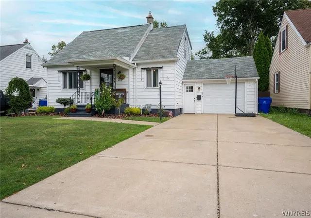 Photo 2 of Sale Pending at 253 Kirkwood Dr, West Seneca, NY 14224 | MLS# B1708061 | Listing updated on 2026-09-03