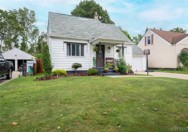 Photo 3 of Sale Pending at 253 Kirkwood Dr, West Seneca, NY 14224 | MLS# B1708061 | Listing updated on 2026-09-03