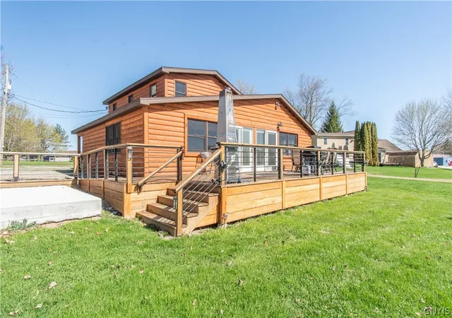 Photo 2 of Single family home for sale at 1021 State St, Clayton, NY 13624 | MLS# S1708093 | Listing updated on 2026-08-26