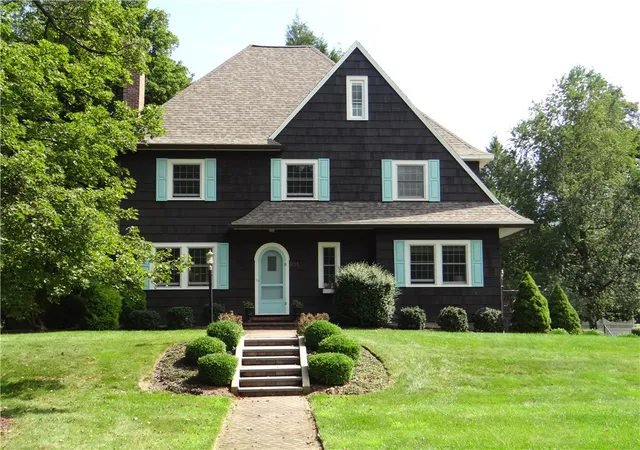 Photo 2 of Single family home for sale at 801 Garden Rd, Elmira City, NY 14905 | MLS# R1707946 | Listing updated on 2026-09-08