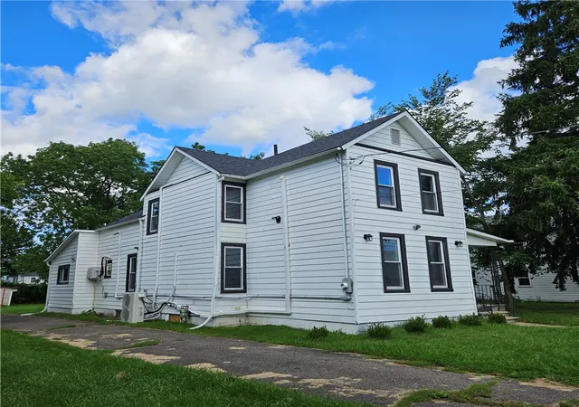 Photo 1 of Single family home for sale at 715 Junction St, Elmira City, NY 14904 | MLS# R1709974 | Listing updated on 2026-09-16