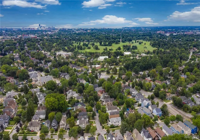 Photo 3 of Sale Pending at 472 Woodward Ave, Buffalo, NY 14214 | MLS# B1709757 | Listing updated on 2026-09-08