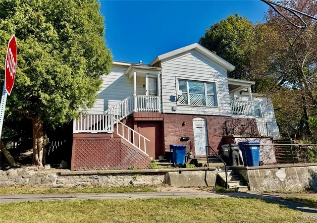 Photo 1 of Single family home for sale at 117 Seward St, Syracuse, NY 13203 | MLS# S1710079 | Listing updated on 2026-09-08