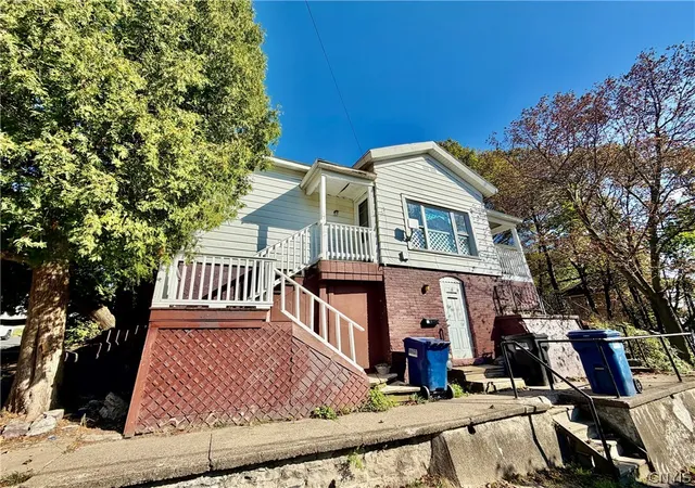 Photo 2 of Single family home for sale at 117 Seward St, Syracuse, NY 13203 | MLS# S1710079 | Listing updated on 2026-09-08