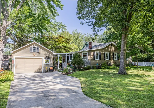 Photo 1 of Sale Pending at 9 Pleasant Ave, Irondequoit, NY 14622 | MLS# R1708147 | Listing updated on 2026-09-04