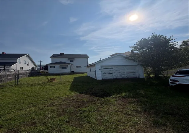 Photo 2 of Single family home for sale at 1209 College Ave, Elmira City, NY 14901 | MLS# R1710081 | Listing updated on 2026-08-26