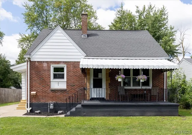 Photo 1 of Sale Pending at 382 Windermere Blvd, Amherst, NY 14226 | MLS# B1709494 | Listing updated on 2026-09-14