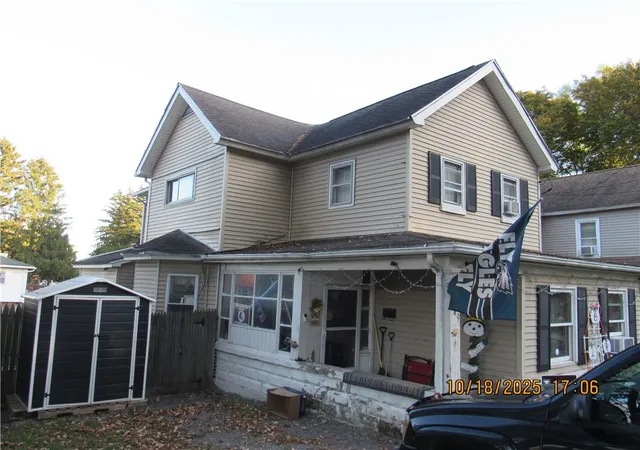 Photo 3 of Single family home for sale at 149 Geneva St, Lyons, NY 14489 | MLS# R1710029 | Listing updated on 2026-09-14