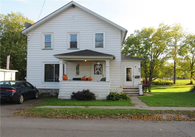 Photo 2 of Single family home for sale at 52 Montezuma St, Lyons, NY 14489 | MLS# R1710020 | Listing updated on 2026-09-14