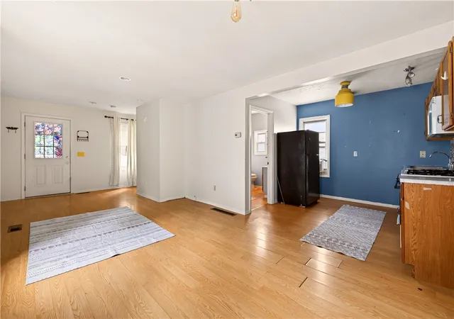 Photo 4 of Sale Pending at 121 Benton St, Rochester, NY 14620 | MLS# R1709787 | Listing updated on 2026-09-04