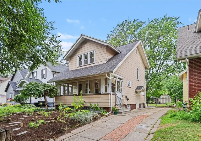 Photo 3 of Sale Pending at 303 Marion St, Rochester, NY 14610 | MLS# R1709437 | Listing updated on 2026-09-02