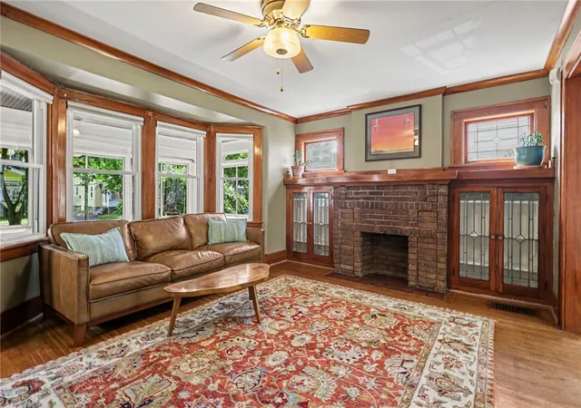Photo 4 of Sale Pending at 303 Marion St, Rochester, NY 14610 | MLS# R1709437 | Listing updated on 2026-09-02