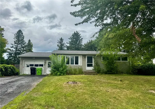 Photo 2 of Single family home for sale at 119 Ontario Pl, Salina, NY 13088 | MLS# S1709728 | Listing updated on 2026-08-26