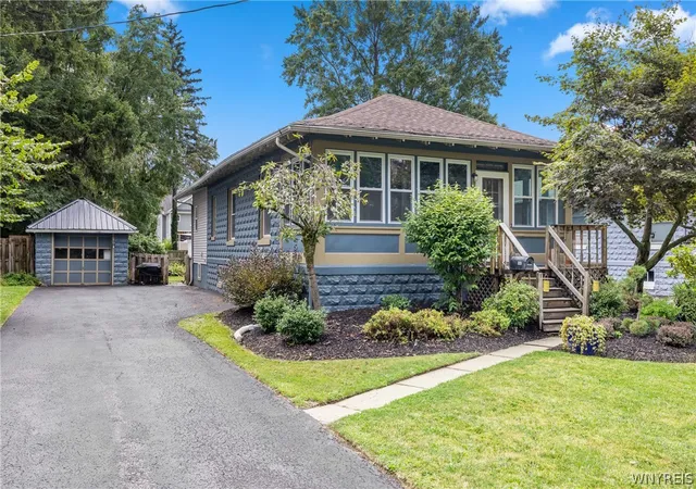 Photo 3 of Single family home for sale at 160 Prospect Ave, Hamburg, NY 14075 | MLS# B1710053 | Listing updated on 2026-09-09
