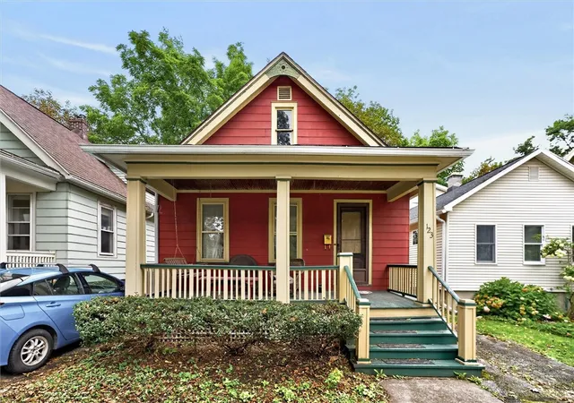 Photo 1 of Sale Pending at 123 Oakland St, Rochester, NY 14620 | MLS# R1709949 | Listing updated on 2026-09-12